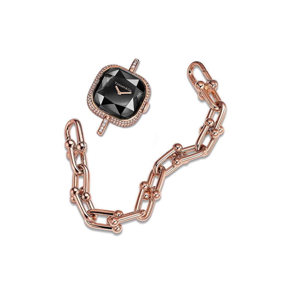 不論單獨佩戴還是與Tiffany HardWear手鏈疊戴都是令人心動的奢華錶款