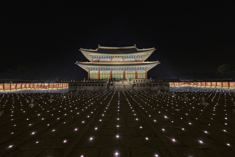 這次的Gucci 2024早春系列於韓國首爾的景福宮舉辦。