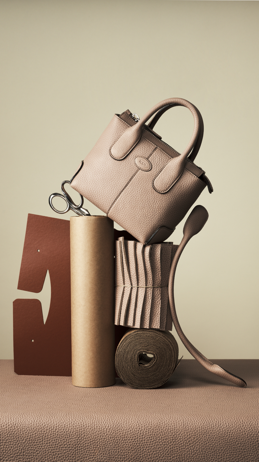 製作手袋的過程中,追求極致的技藝。