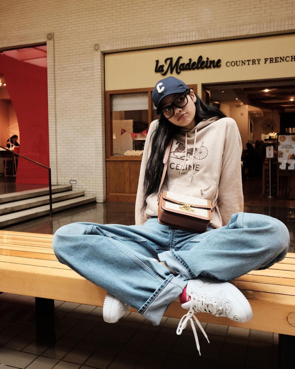 Lisa也曾詮釋過的款式。