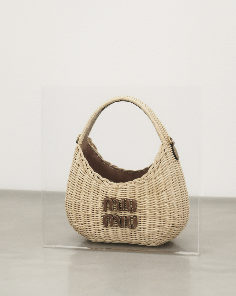 Miu Miu 編織半月形手提包 