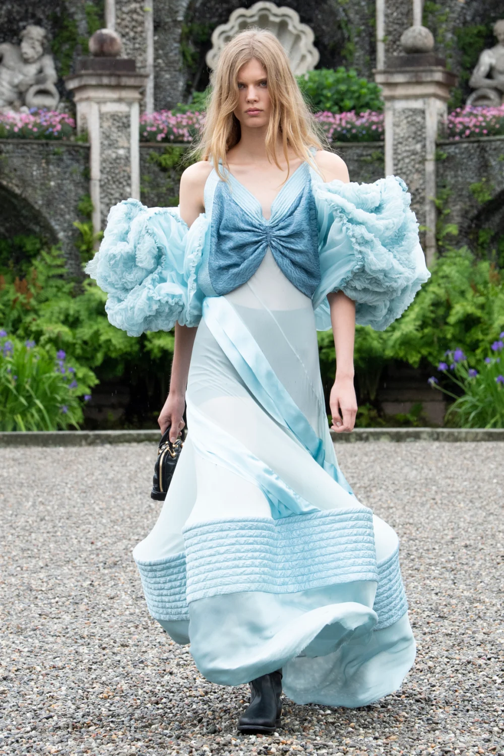 Louis Vuitton Cruise 2024 Collection。