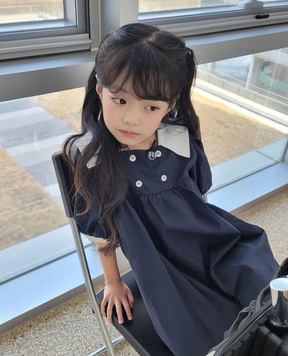 吳智律小小年紀但自然的演技以及可愛的外表,讓她人氣順勢攀升