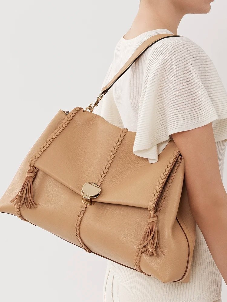 加入在日常的穿搭之中也非常優雅。