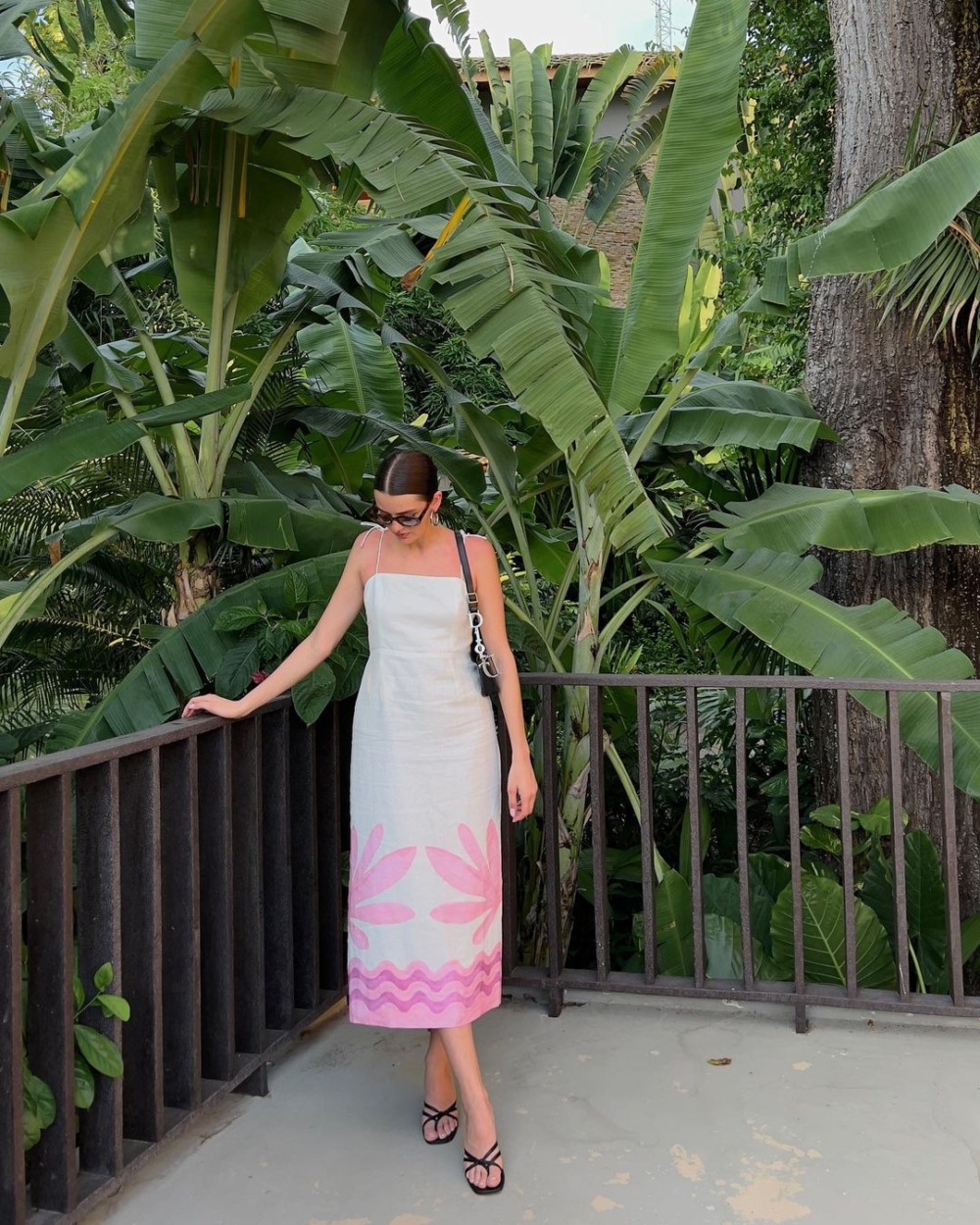 夾腳拖也受到大家喜愛。