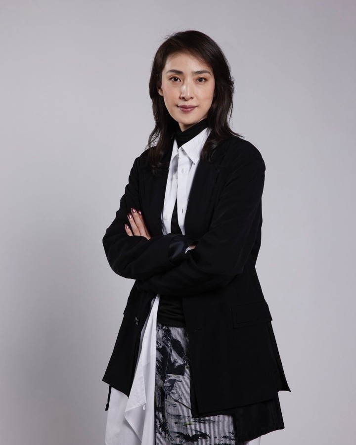 擁有170CM以上高度的天海祐希輕易駕馭不同角度,特別具霸氣的大女主。