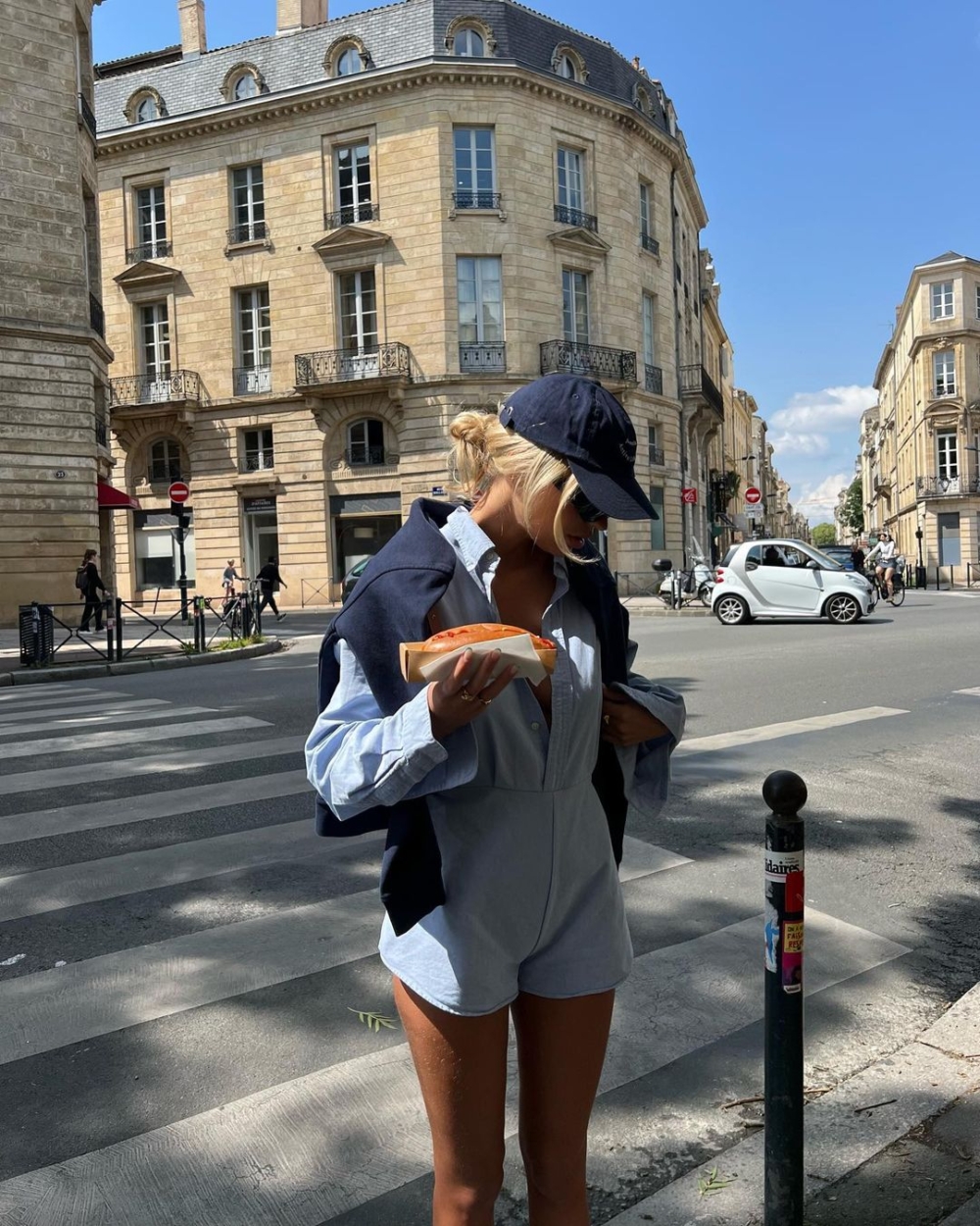 休閒的棒球帽。