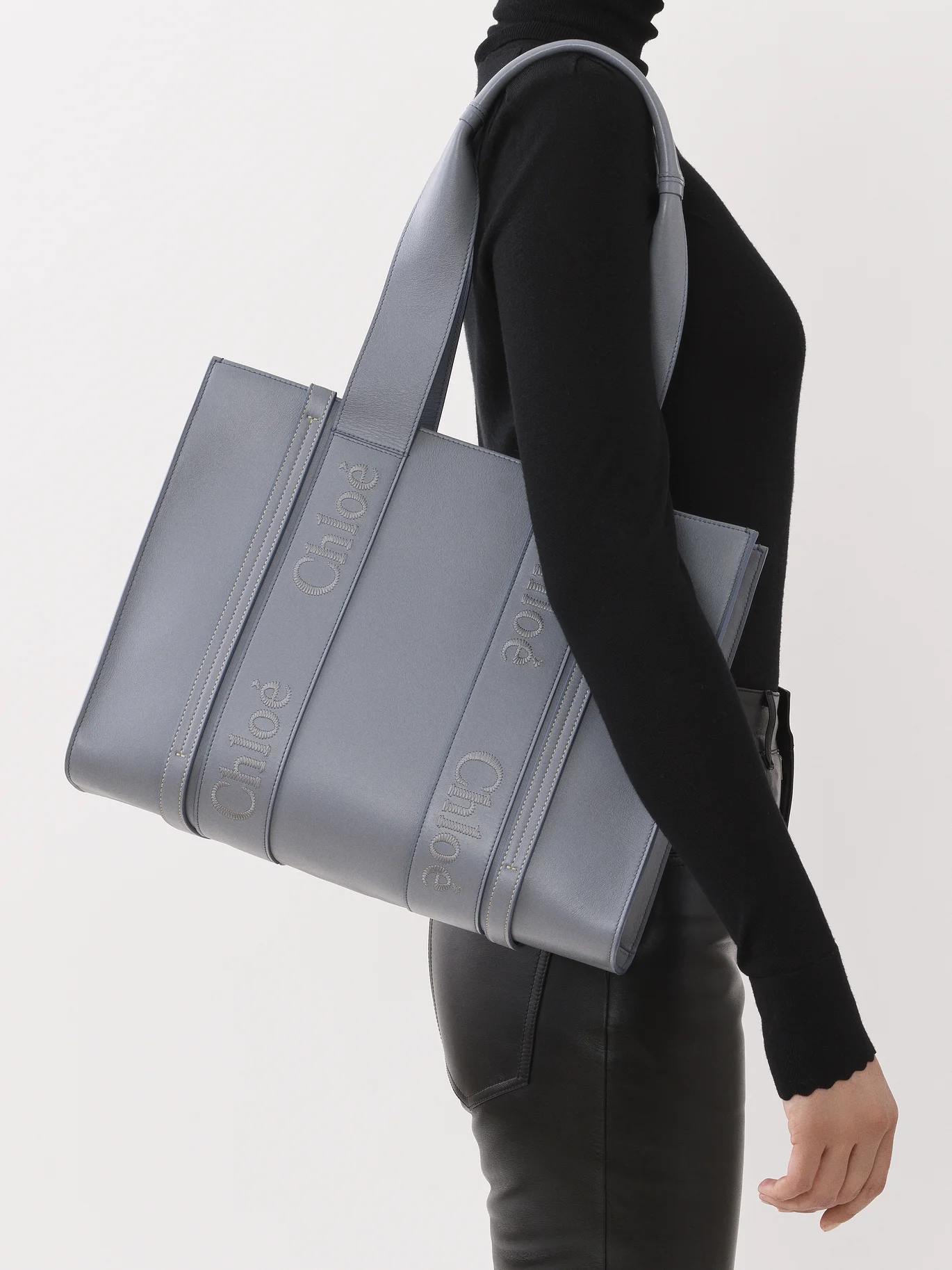 這款在Chloé之中的經典手袋Woody Tote Bag,擁有著高超人氣。