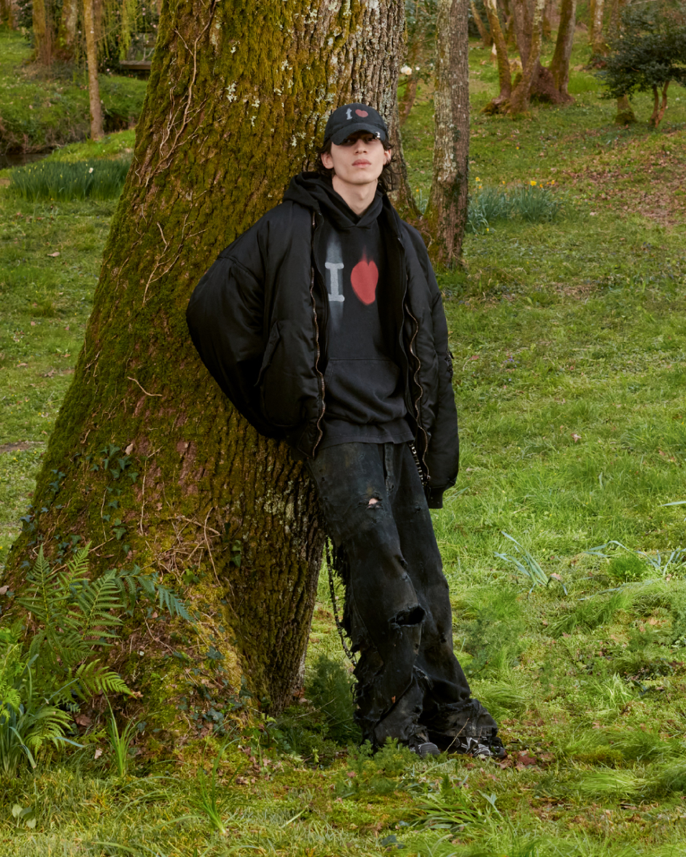 Balenciaga 520限定系列已在品牌專門店限時發售