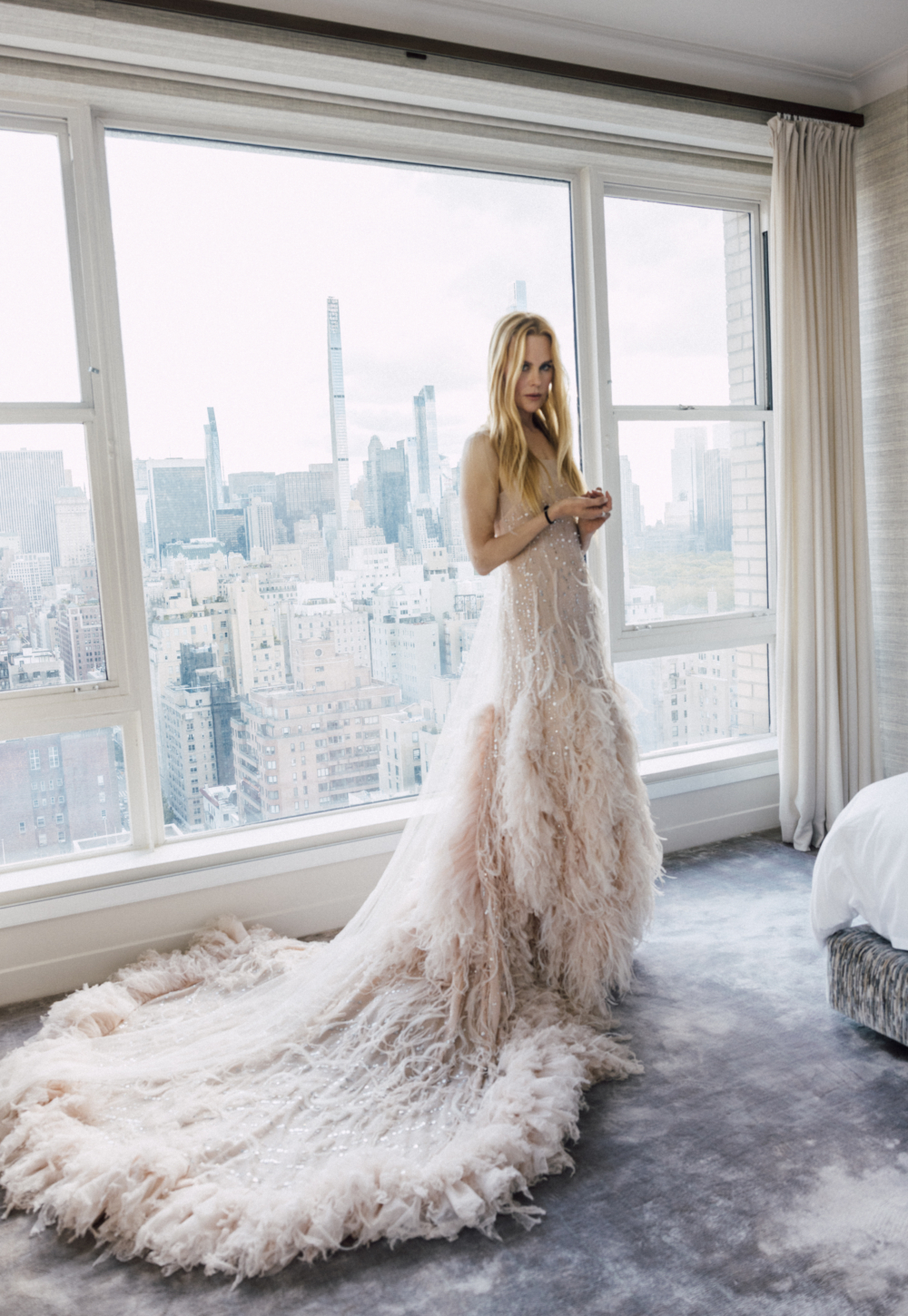 Nicole Kidman穿上她在2004年的「CHANEL No. 5: The Film」裡穿上的CHANEL禮服。