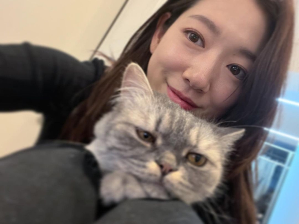 看這張照片，有誰相信朴信惠已是媽媽！