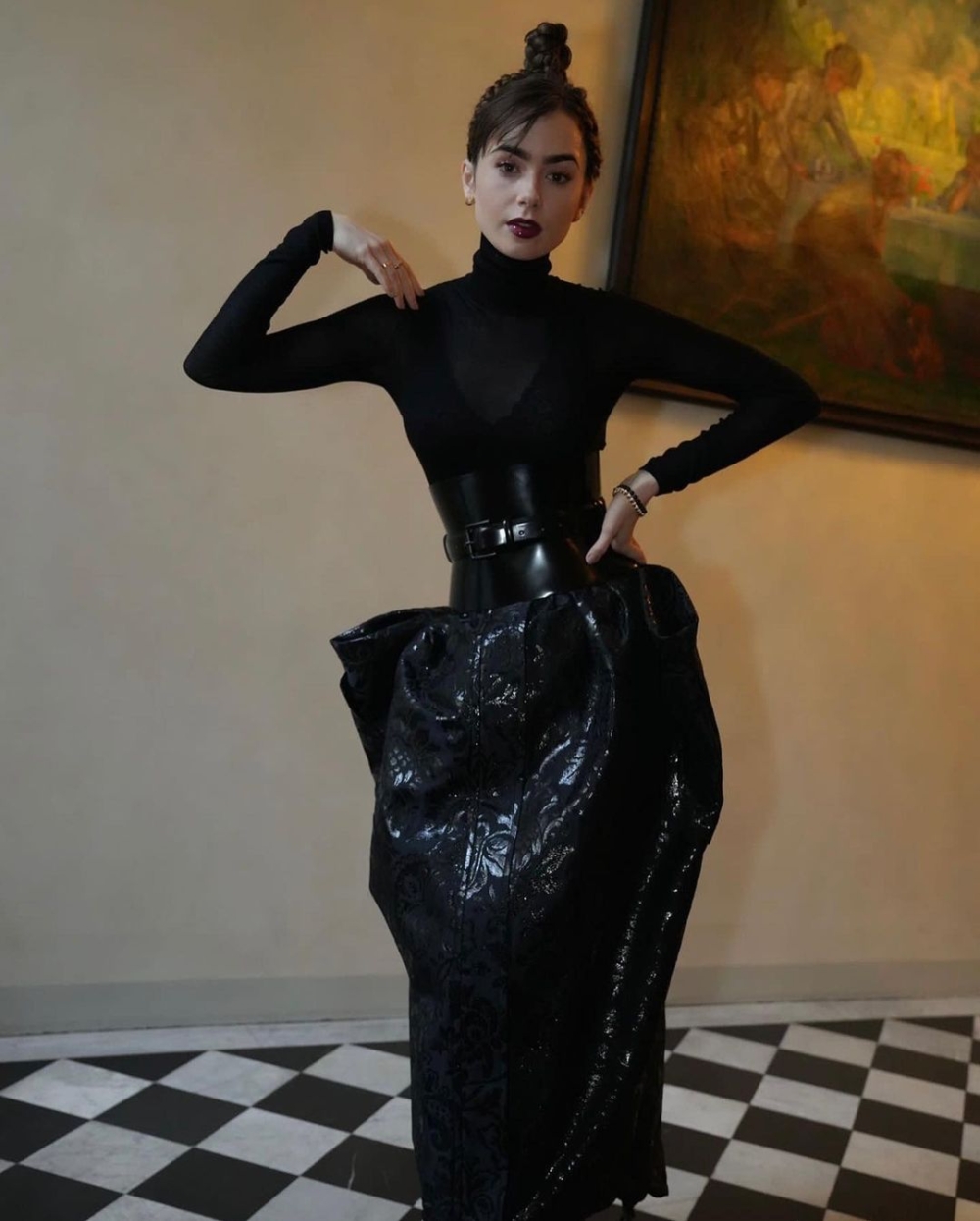 Lily Collins揮別前一天的「人間精靈」