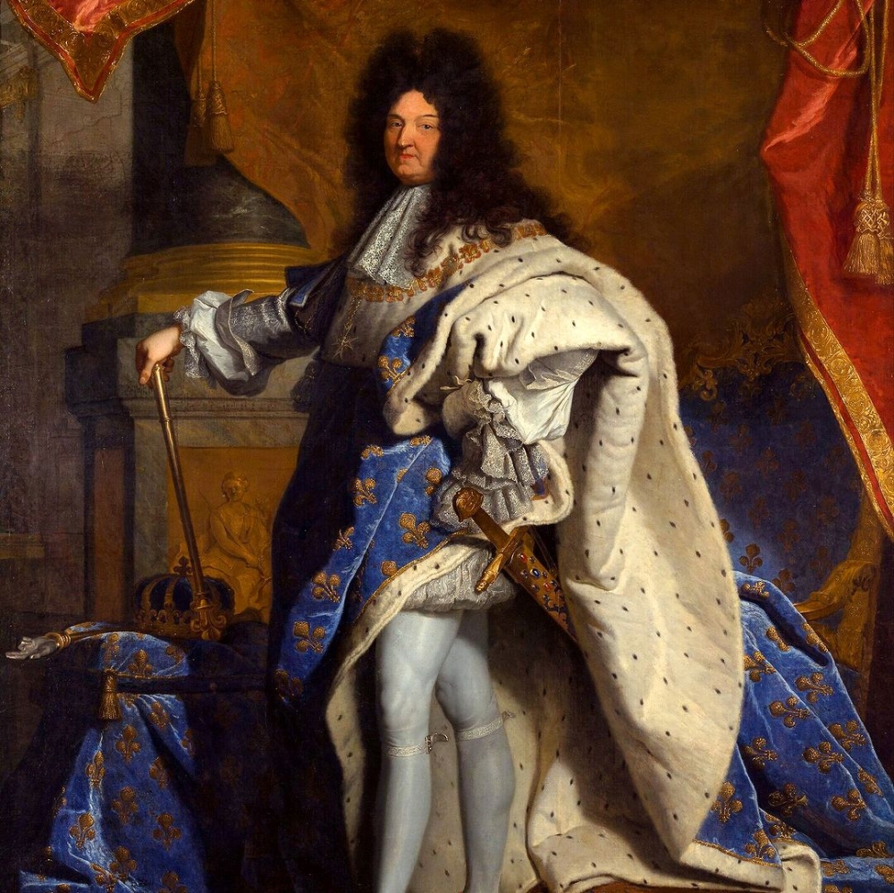 濃密捲曲的假髮讓他看起來婉如獅子般英氣逼人與威武