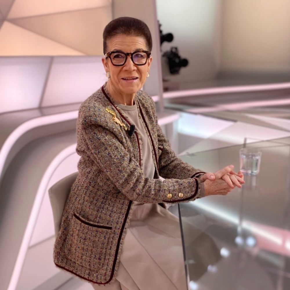 年幼時最大的興趣就是到祖母家學習廚藝