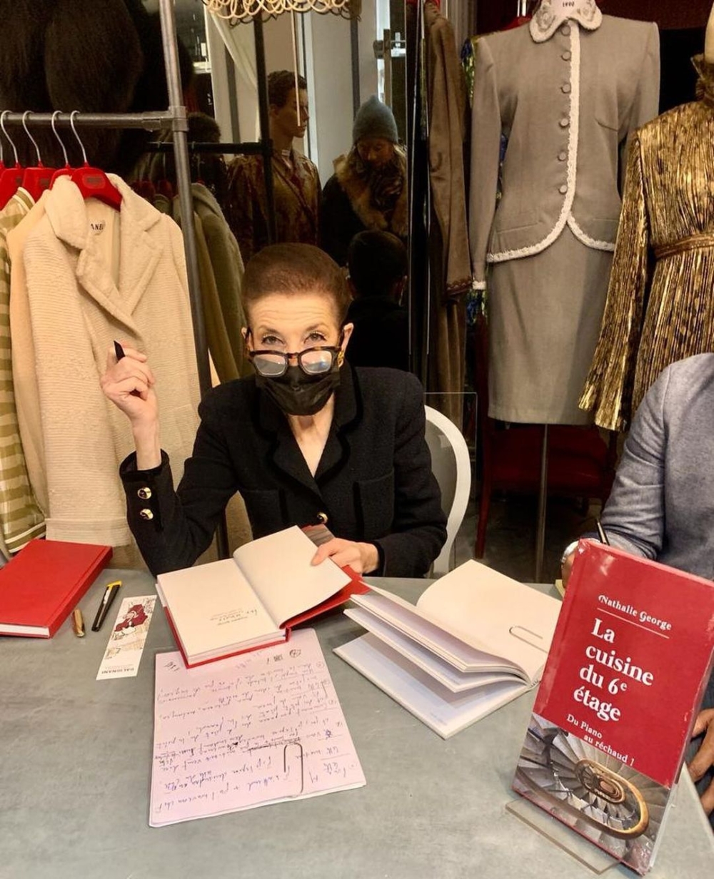 「六樓女士」的烹飪書《六樓的廚房,從鋼琴到爐子》