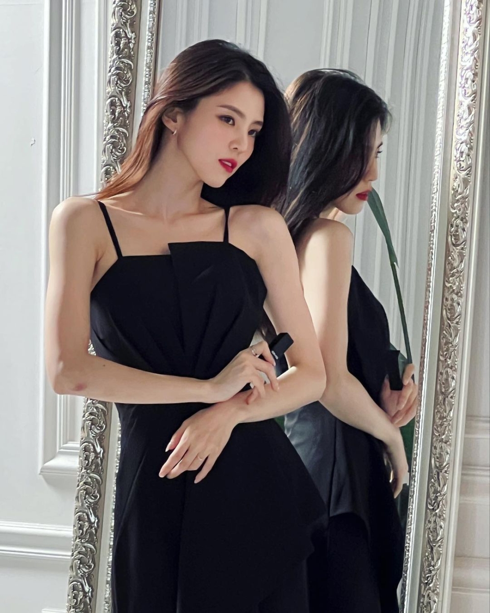 相繼獲得美妝品牌Charlotte Tilbury、Balenciaga...等多個品牌代言人