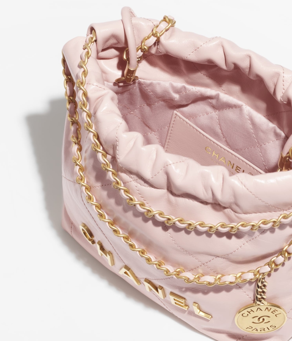 CHANEL 22 mini handbags