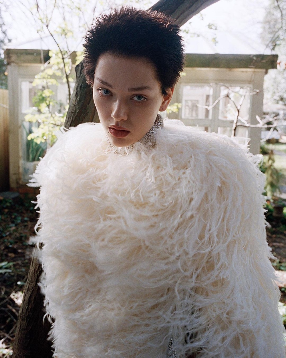 在法式優雅與龐克酷感中任意切換