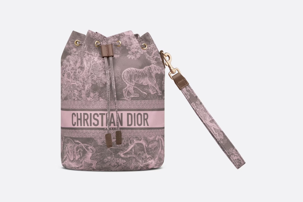 DiorTravel Pouch。