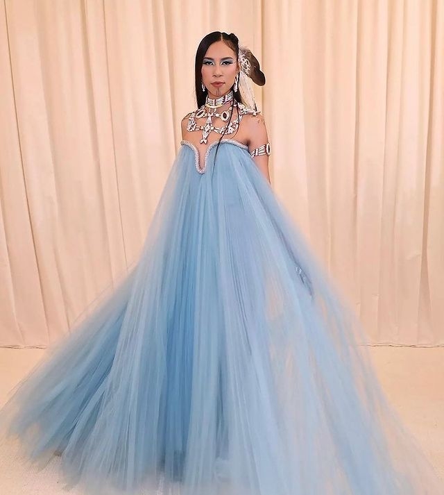 在Met Gala上展示美洲原住民文化