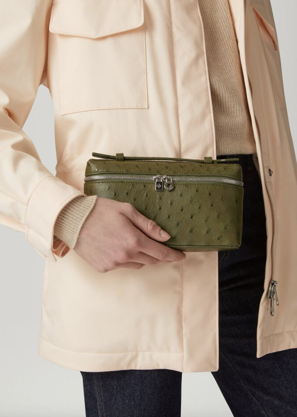 喜歡低調設計的你，也能考慮入手的款式。 