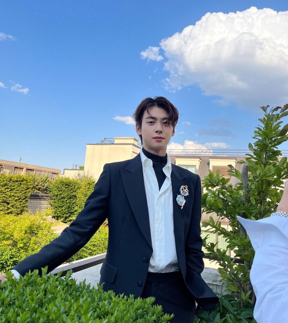 既紳士又優雅,很難不愛上這個男人