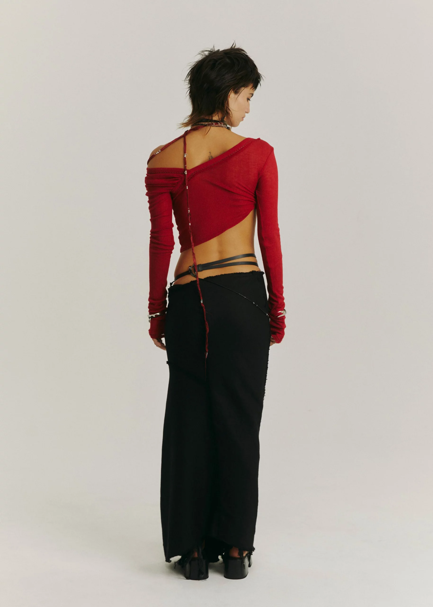 型格的設計,為你的造型增添時尚感。