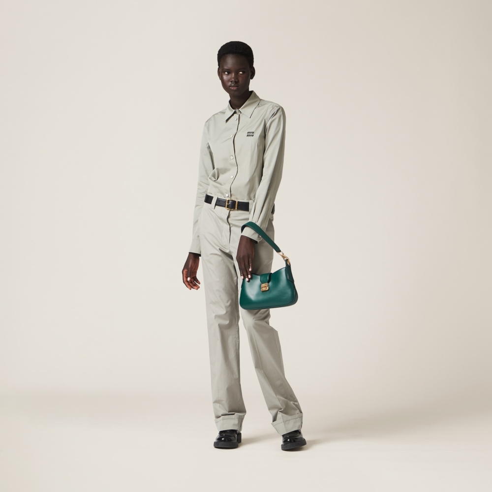 Miu Miu皮革半月形手袋夾竹桃綠