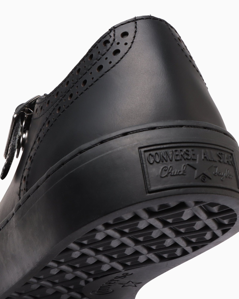 Converse日本Mary Jane鞋跟後方帶有Converse日本的標誌