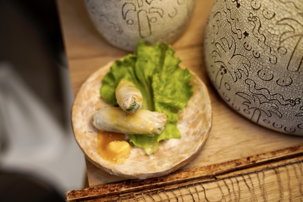 Gỏi cuốn油封鴨春卷。