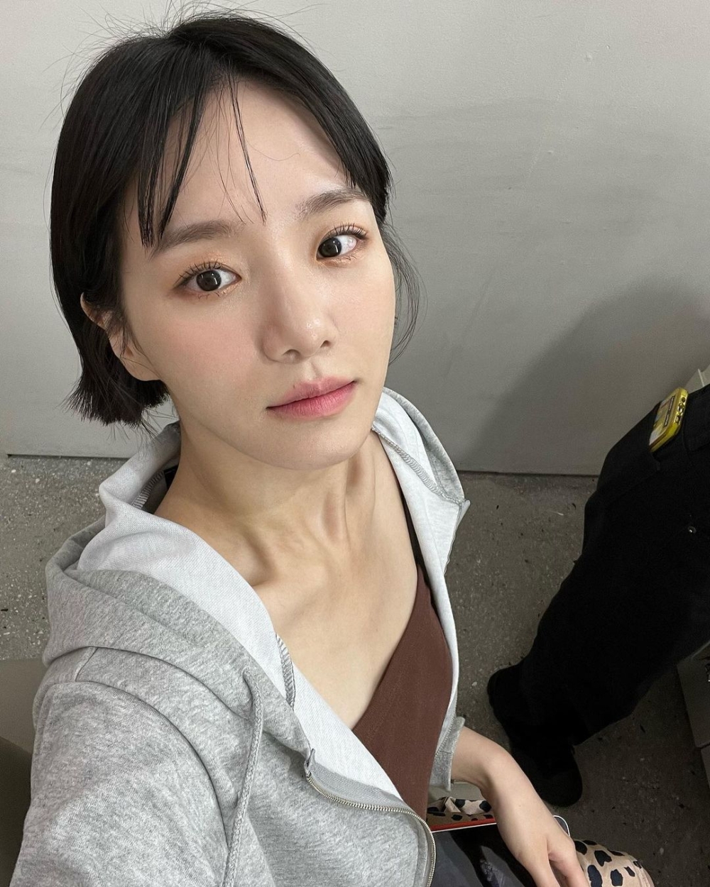 不需要過多的搭配就能展現穿搭層次