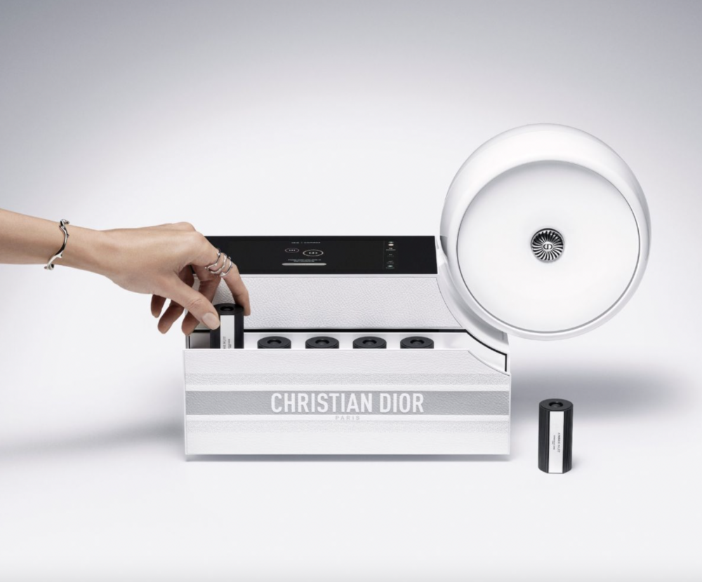 可以搭配5款Dior所推出的La Collection Privée系列。