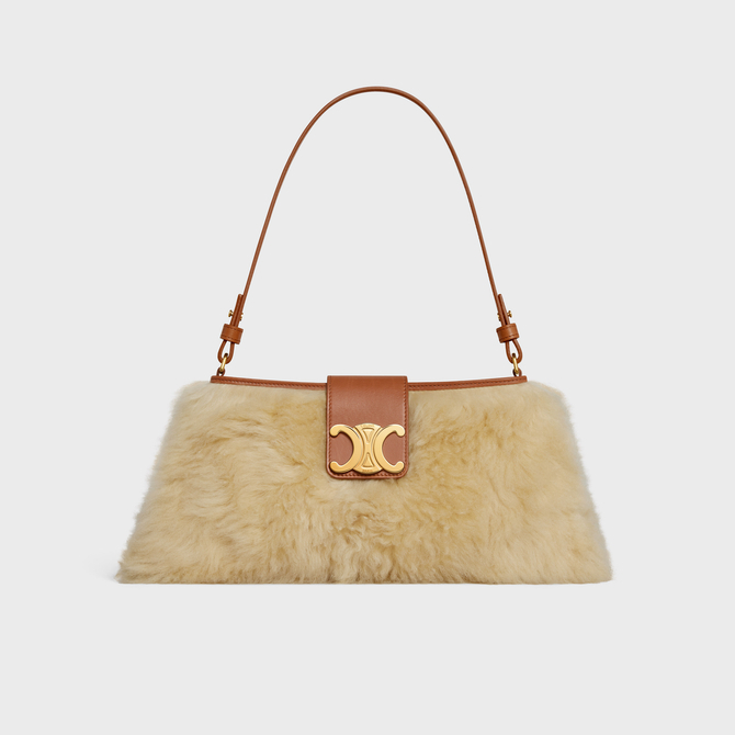 附有可拆除的肩帶