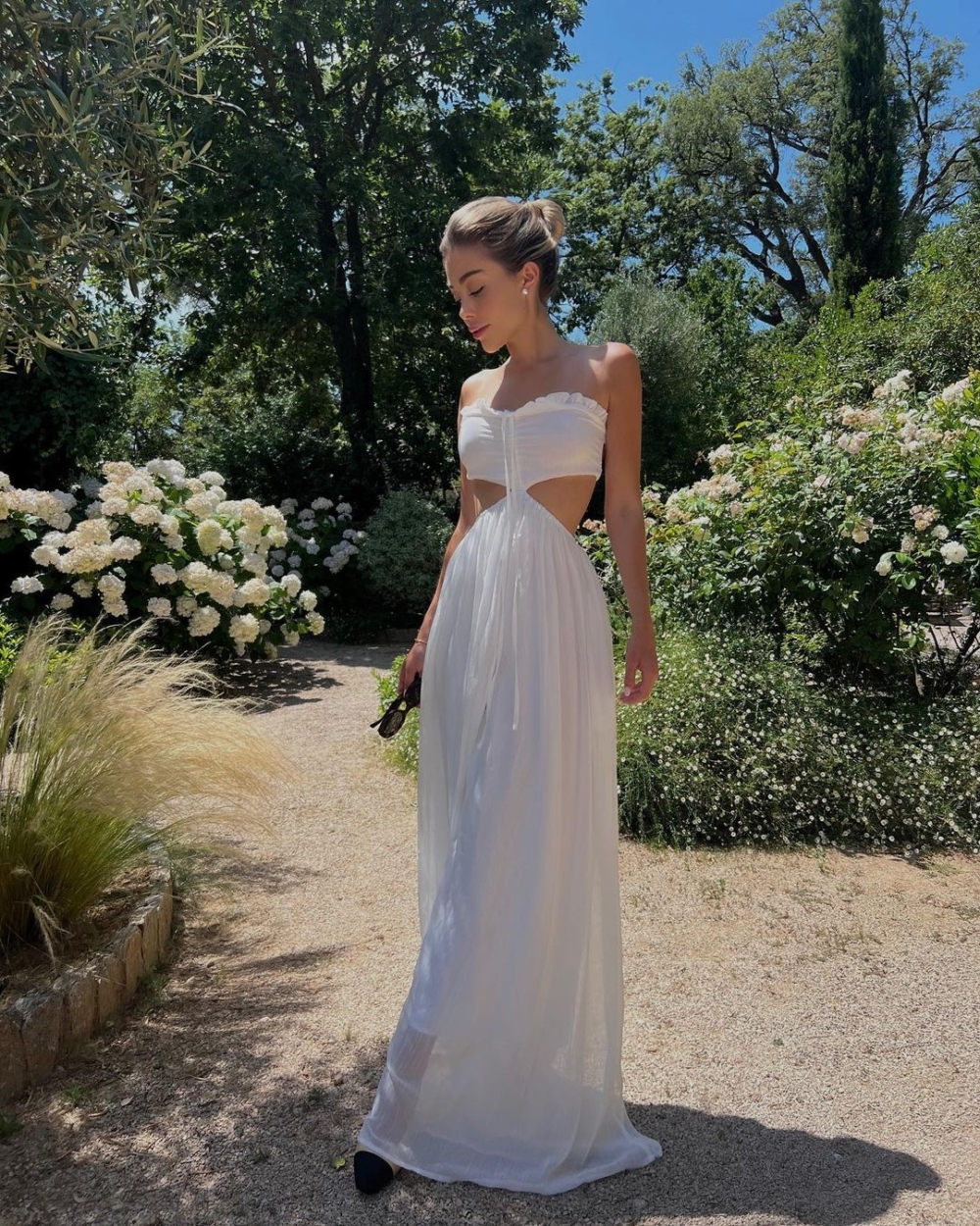 你也可以嘗試平口洋裝的款式。