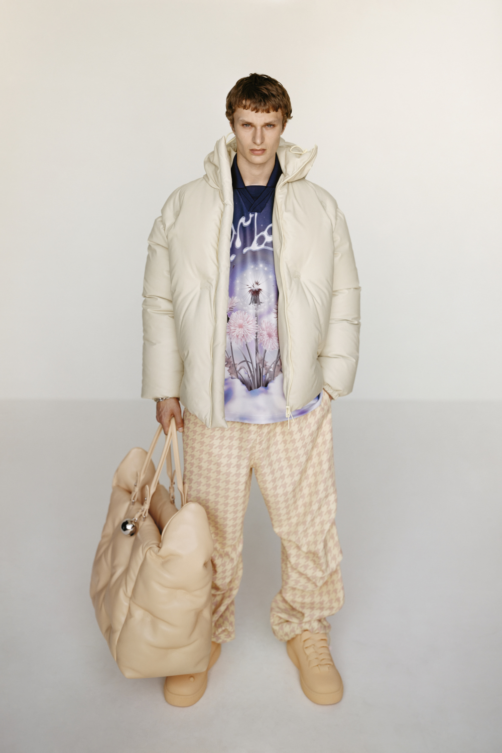 如枕頭般材質的款式。