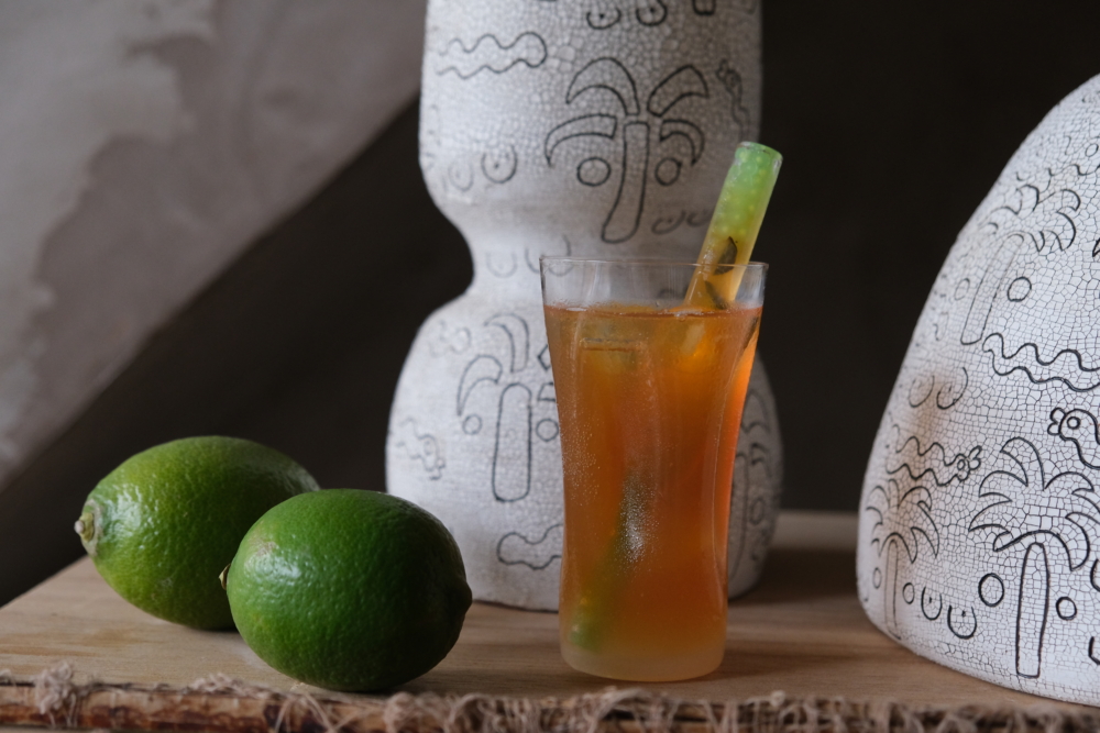 Tea Dessert紅茶(檸檬凍、伯爵茶、香茅)with Straw吸管(綠色矽谷米、香蘭汁、芒果、椰子糖漿)。