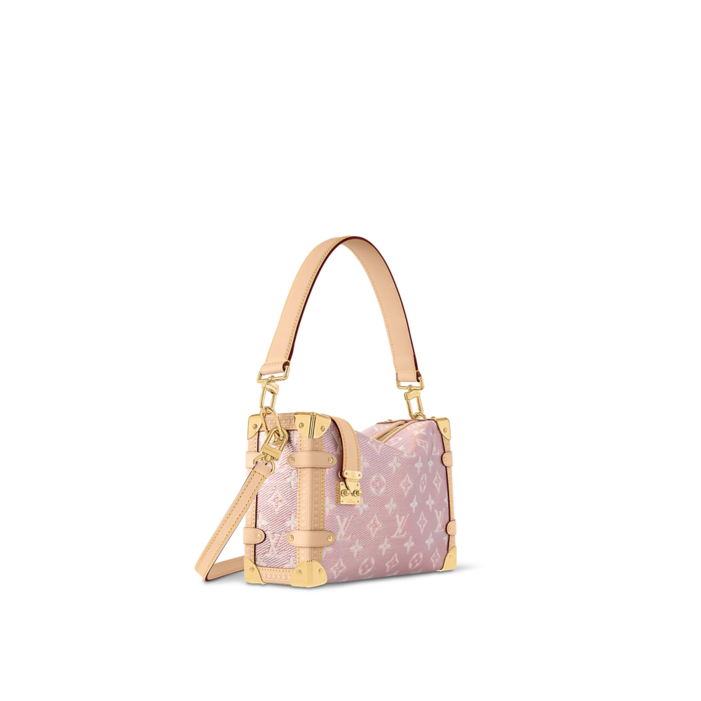 外觀披上一層帶有粉色浪漫色彩的棉質Louis Vuitton Monoglam帆布手袋