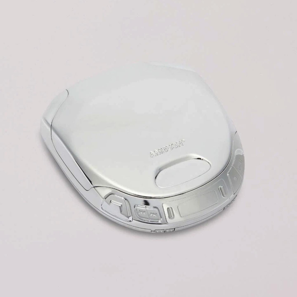 銀色圓弧小巧的CD player