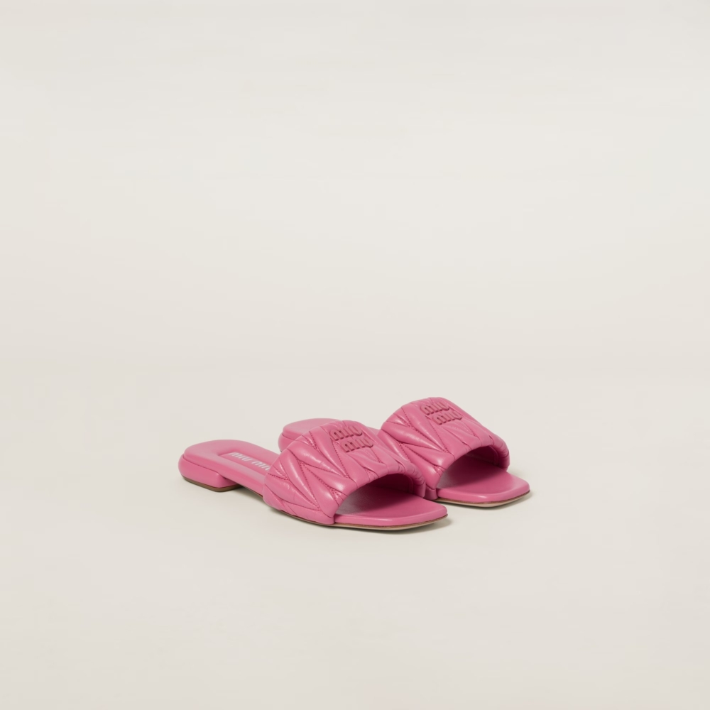 Miu Miu Matelassé Nappa Leather Slides。