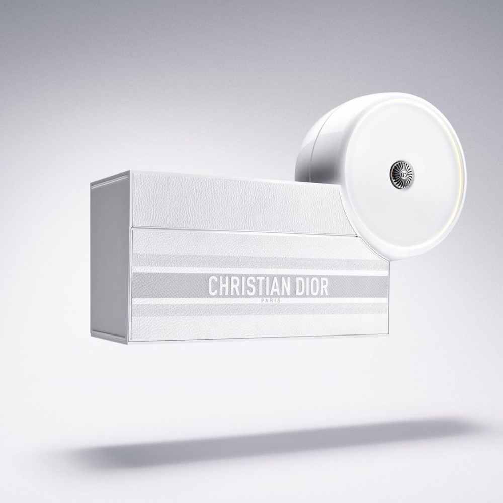 Dior與法國品牌Compoz Parfum攜手推出「D-Air」擴香機。