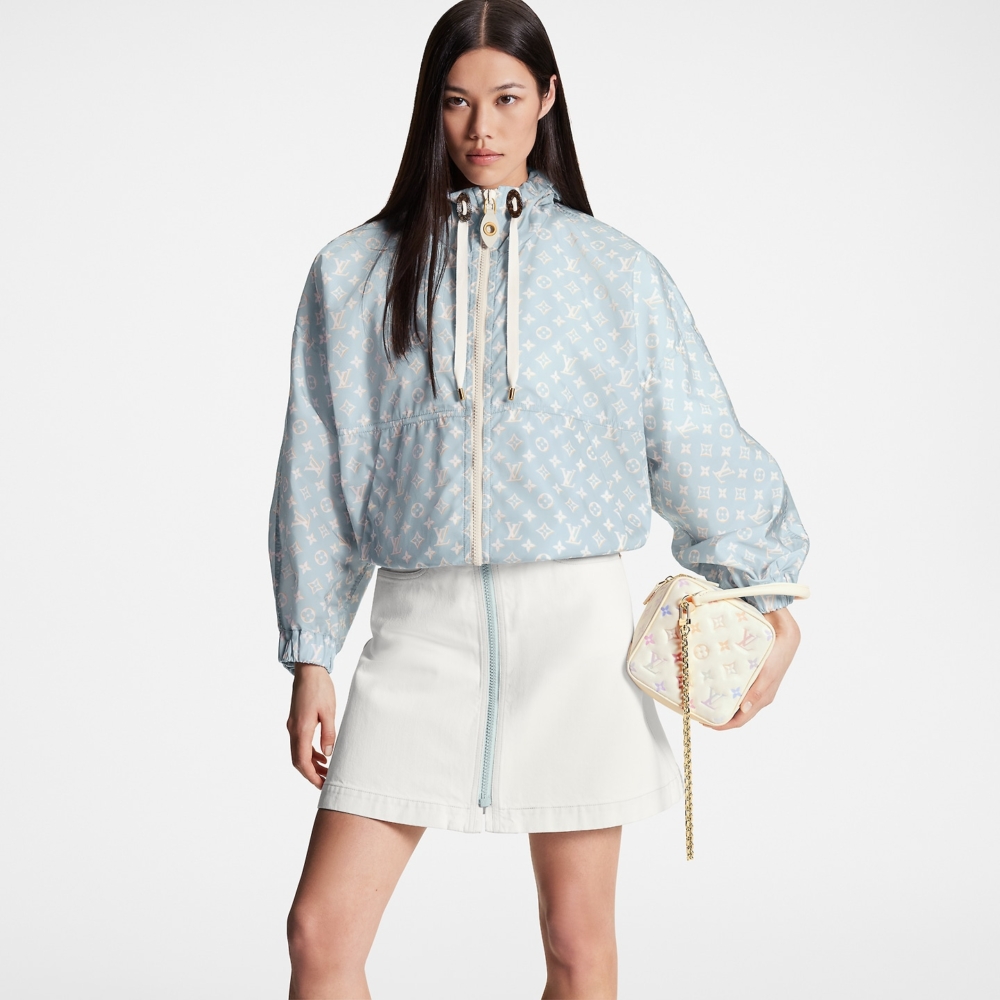 綴以迷人彩虹色調的Monogram壓花圖案