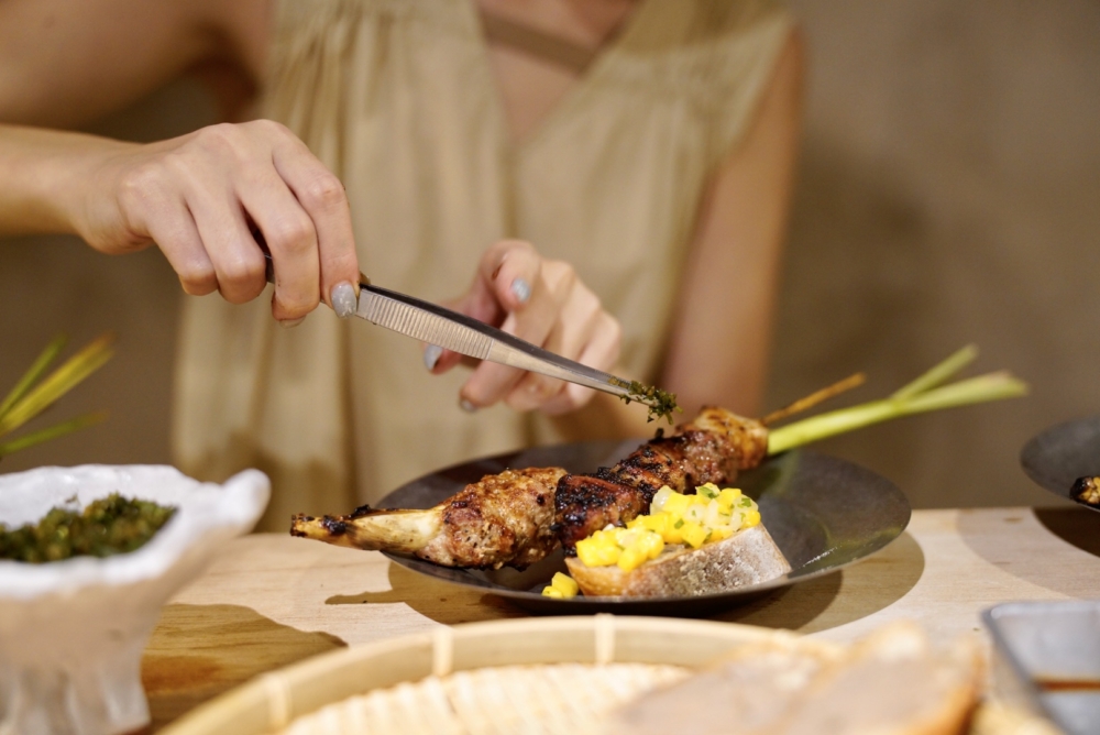 第一部曲:赭色的老宅「河內市集」