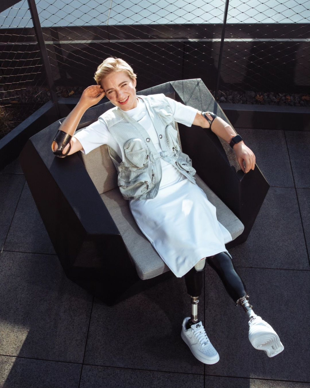 她也與Nike合作拍攝形象照。