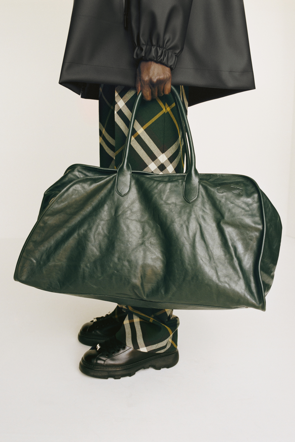 還有俐落的旅行袋款式。