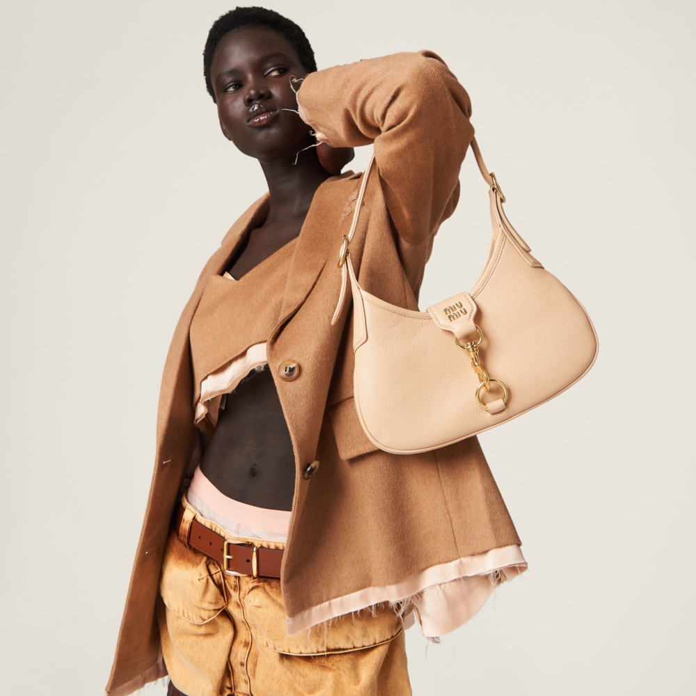 Miu Miu Madras皮革半月形手袋沙色