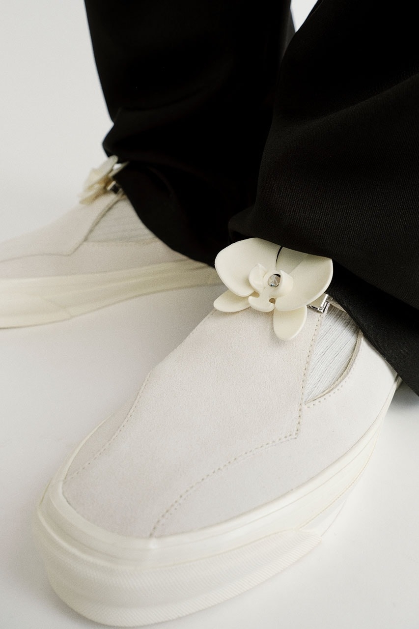 採用Vans 經典的華夫格鞋底取代波紋外底