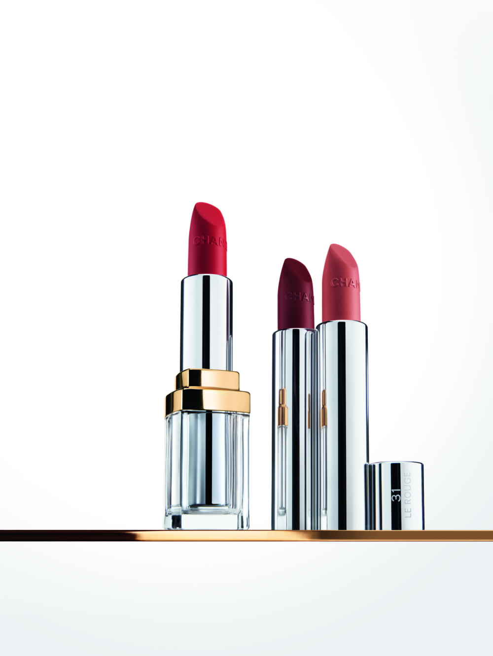 唇膏內也暗藏機關，換色使用填充蕊芯即可