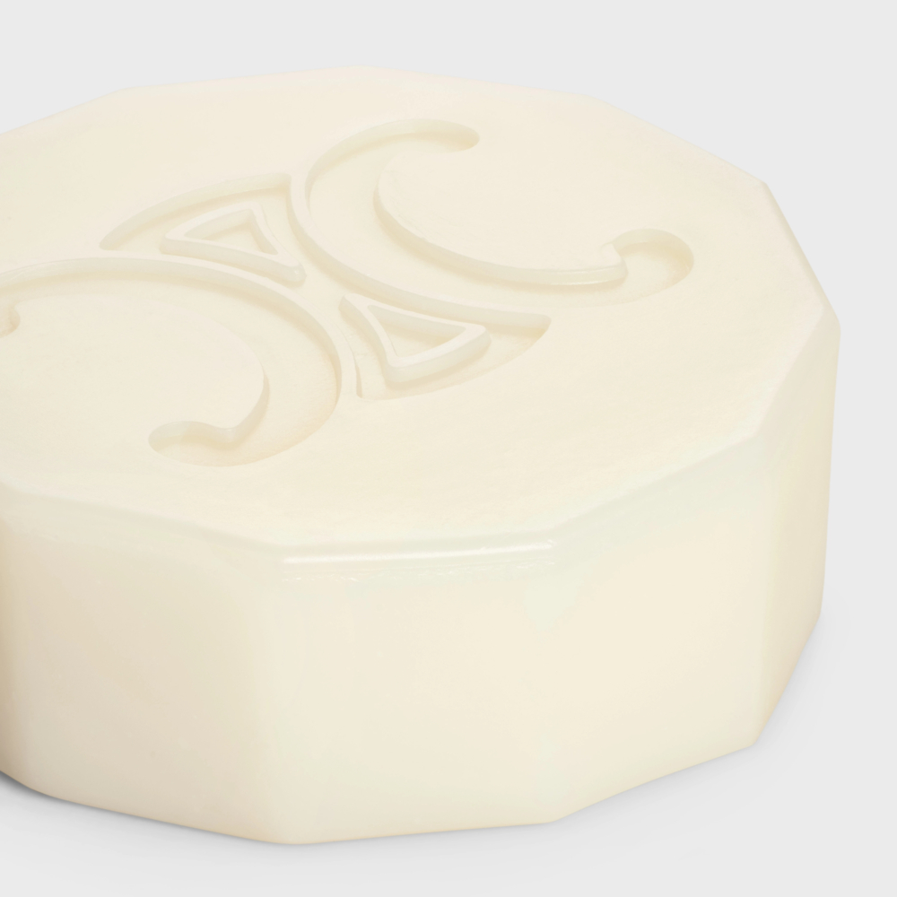 CELINE推出香氛皂。