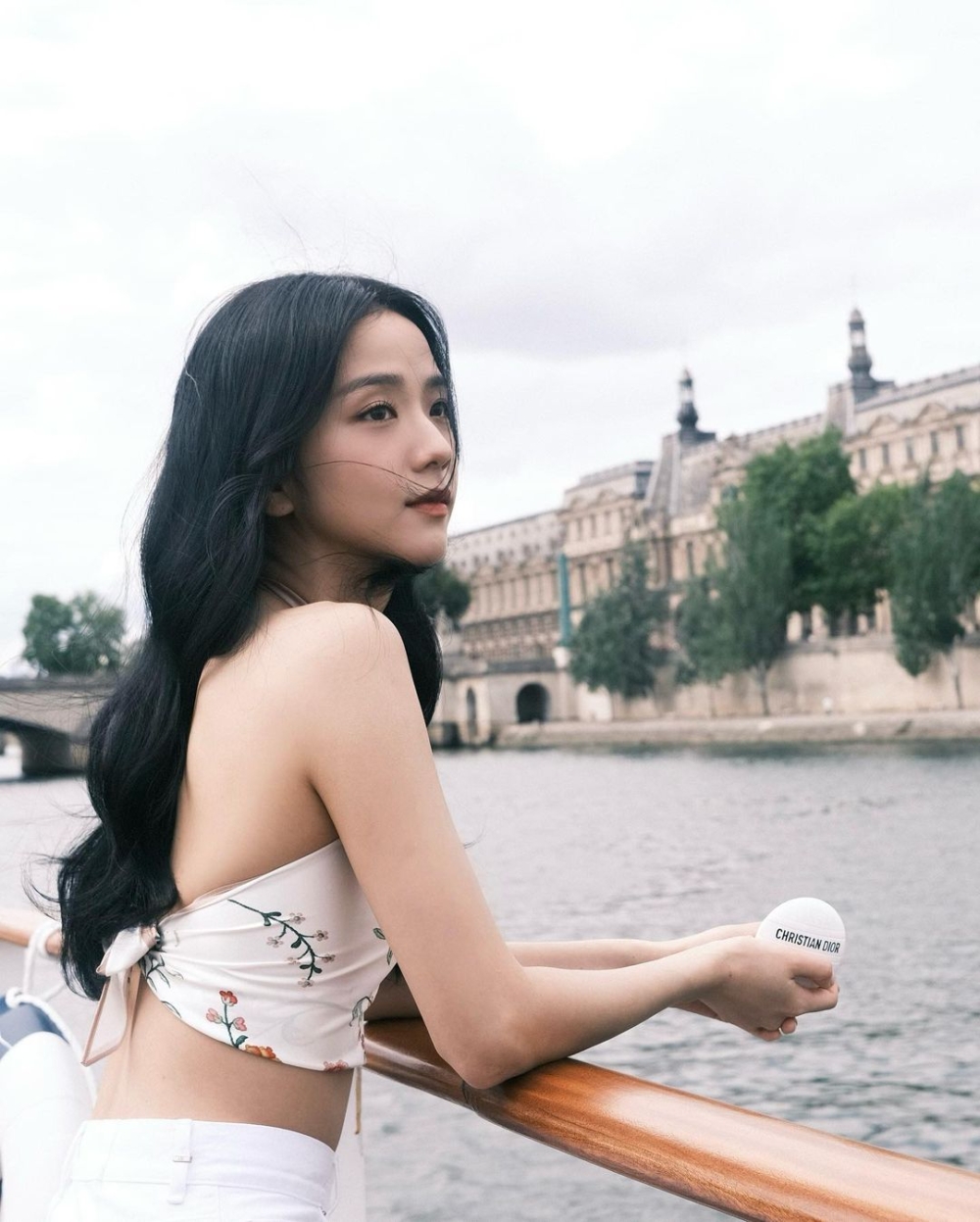 Jisoo參加代言品牌Dior Beauty的活動