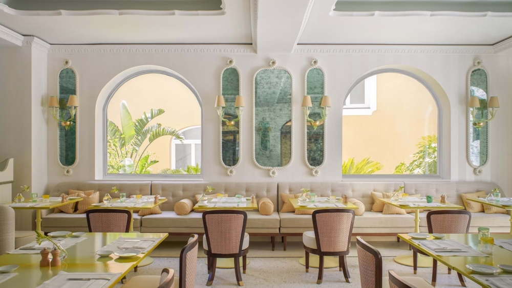 重新整修後的「La Palma」飯店內裝潢也以簡約的地中海風情來打點